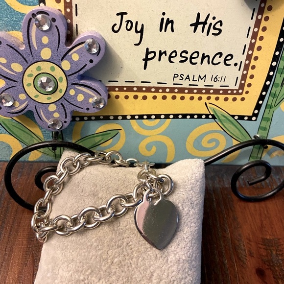 Tiffany and Co. Heart bracelet - Picture 1 of 6